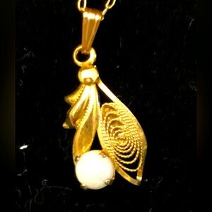 Vintage 💙 MCM Gold Plated Australian Opal Swirl Pendant Necklace 💛 19”